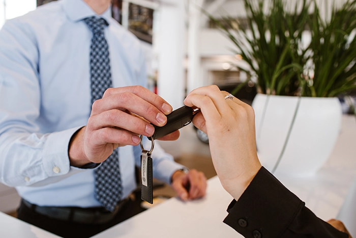 sleutel overhandigen