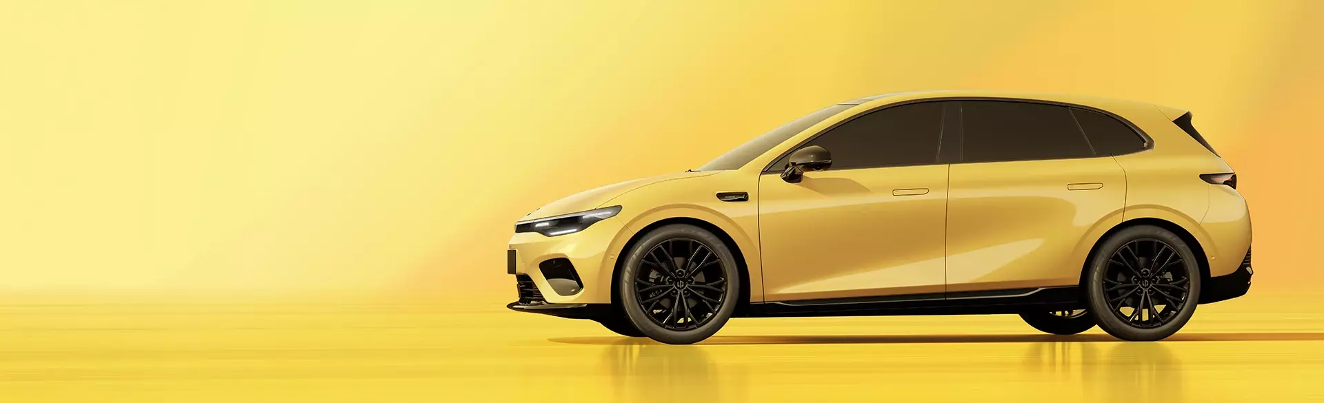 Gele Leapmotor B05 met gele achtergrond met zicht op de zijkant van de auto