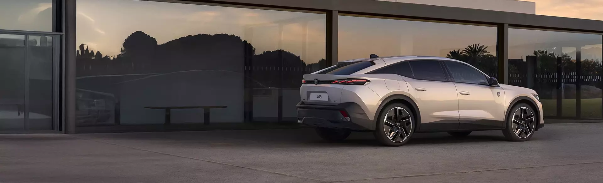 Peugeot 408 Plug-In Hybrid 