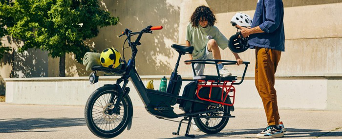 Cannondale Cargowagen NEO longtail e-bike met safetybar en kind