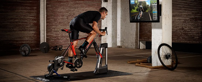 Wahoo biinentrainer set-up met trainer en climbr