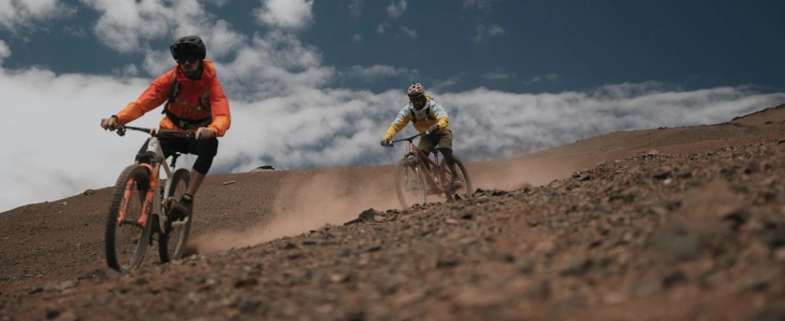 Giovanni Mattiello en adventure partner Andreas in afdaling Cerro Mercedario (6720m)&nbsp;