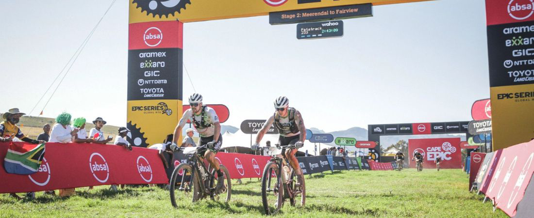 Pietro Lamaro en teamgenoot op Lee Cougan Crossfire Trail tijdens Cape Epic