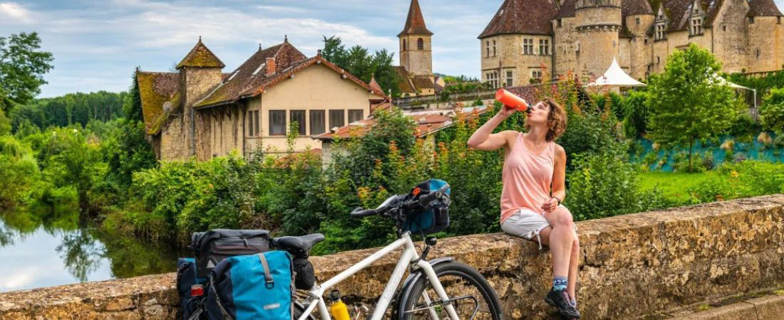 Dame op fietsvakantie met Idworx fiets in Duitsland