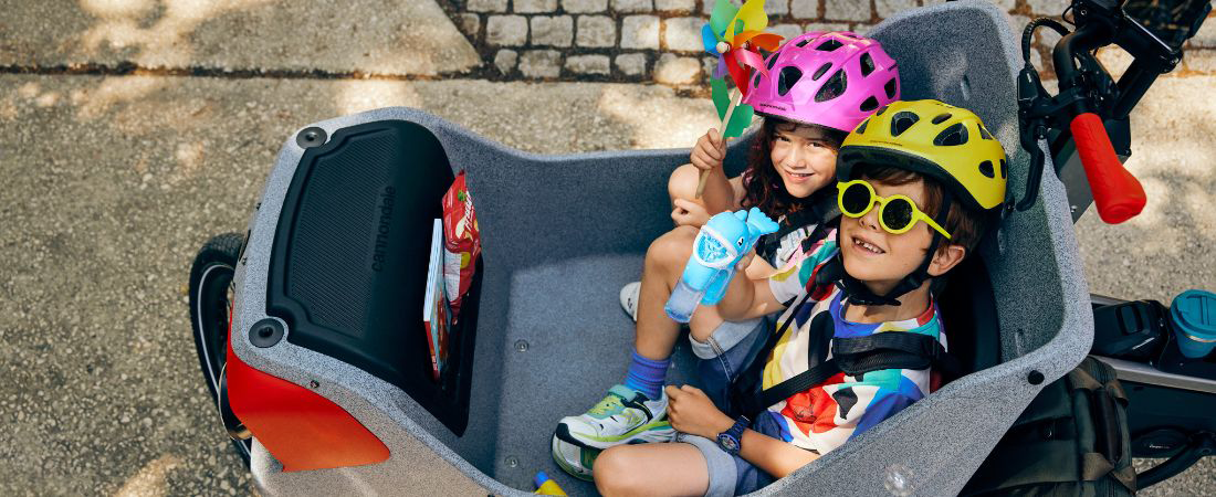 Cannondale Wonderwagen NEO loaded with happy kids