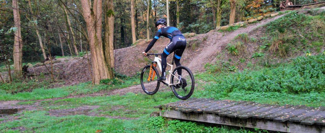 Lee Cougan Rampage Innova Broekhuis Test in bikepark