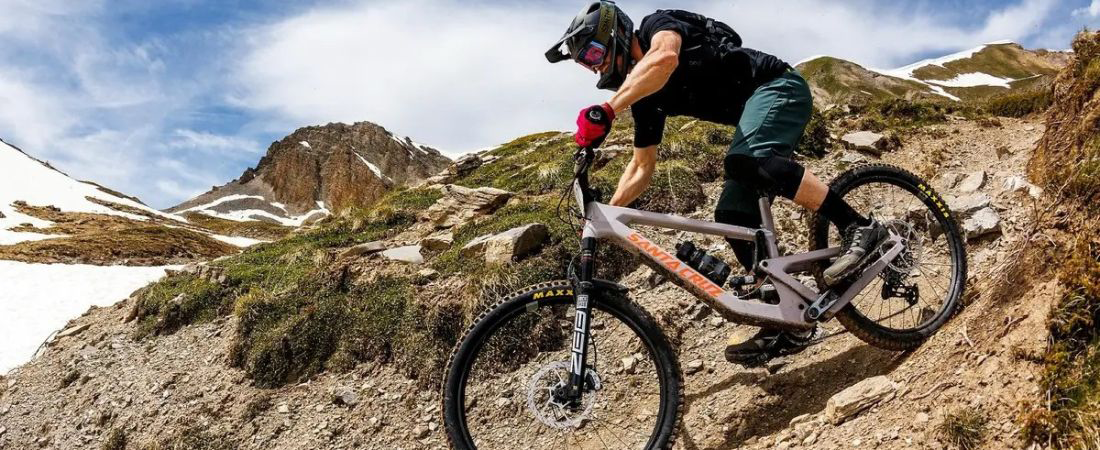 Santa Cruz Nomad Enduro action rocky roads