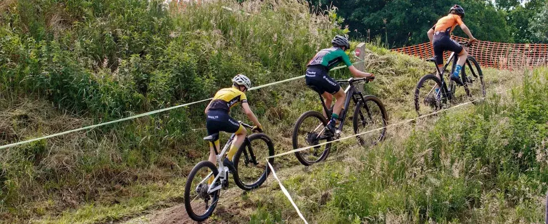 Broekhuis MTB Cup rijders in actie Eibergen